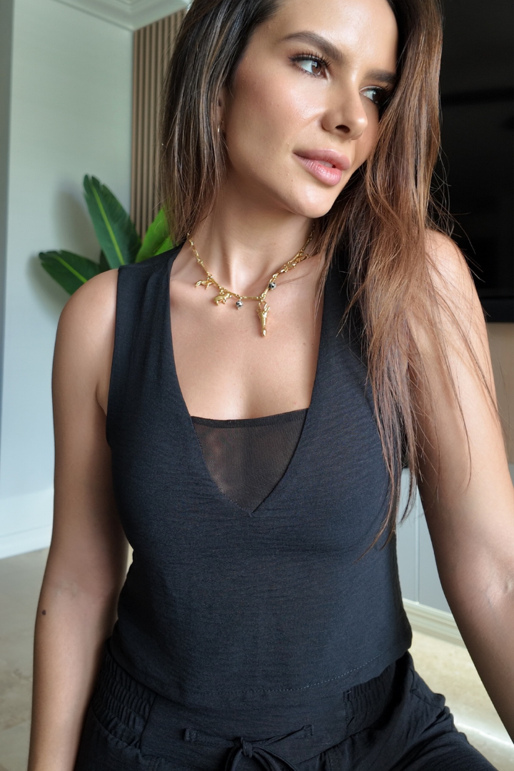 Blusa Aroa Negra